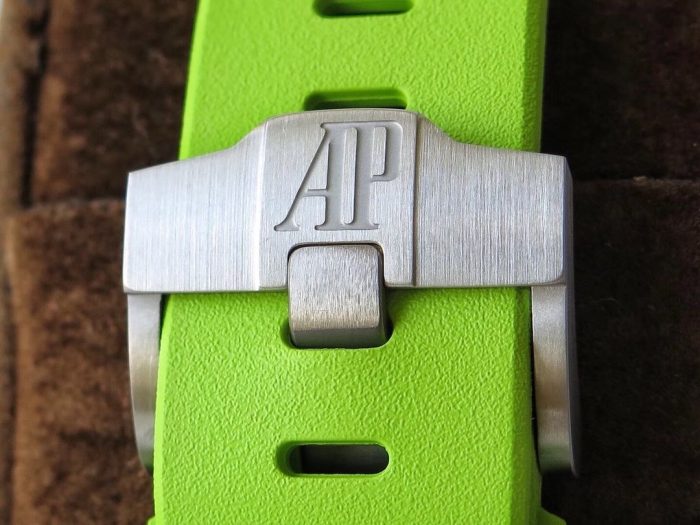 Audemars Piguet Royal Oak Offshore Diver 26703 1:1 Superclone - Image 8