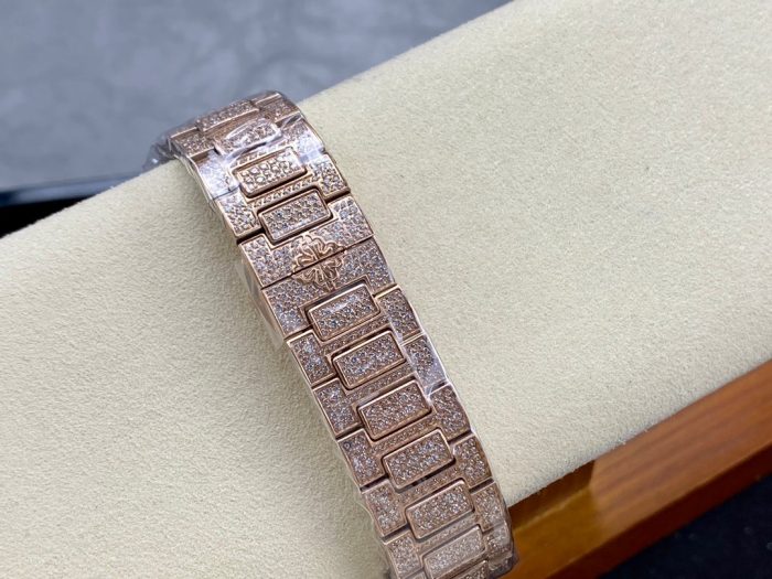 Patek Philippe Aquanaut 7118/1450R-0011 - Image 9