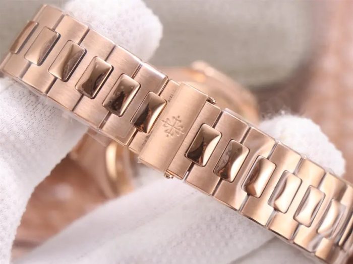 Patek Philippe Nautilus 18K Rose Gold 5711/1R -1:1 Superclone - Image 10