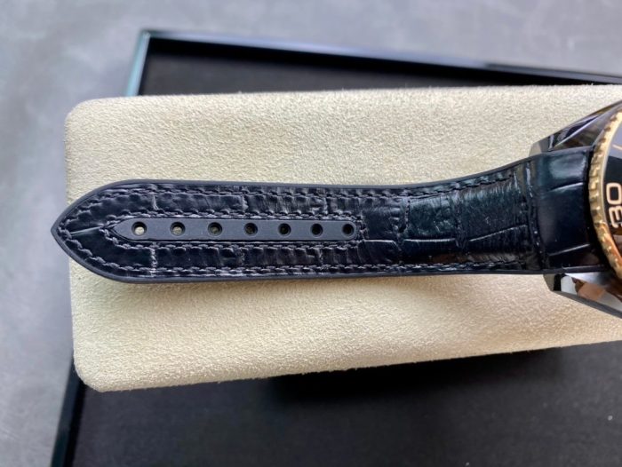 Omega Chieftain Series Black Ceramic Ocean Universe 600 meters (Deep Sea Black) - Image 9