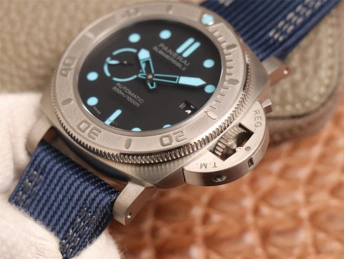 Panerai Luminor Submersible PAM 00984 - 1:1 Superclone - Image 3