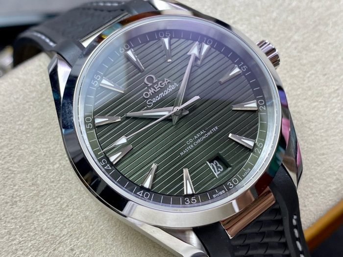 Omega Seamaster Aqua Terra 150M Co-Axial Master Chronometer - Image 2