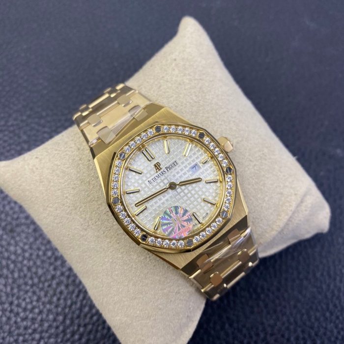 Audemars Piguet Royal oak 18K gold 67650 33mm 1:1 Superclone - Image 3