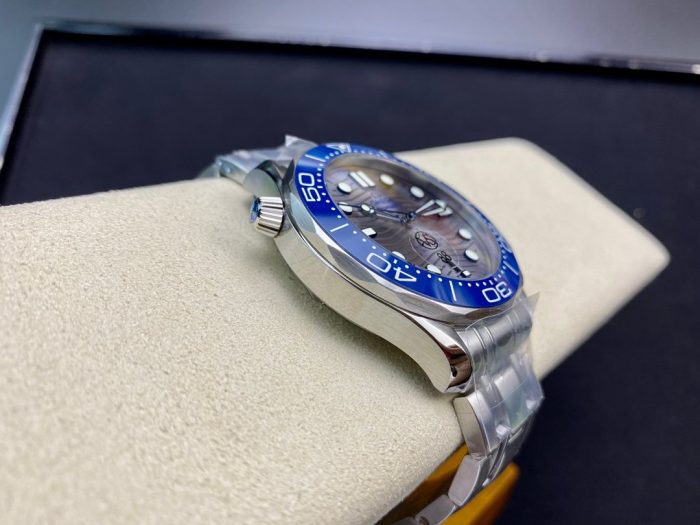 OMEGA Seamaster Diver 300M 42mm Silver Dial & Blue Bezel - Image 6