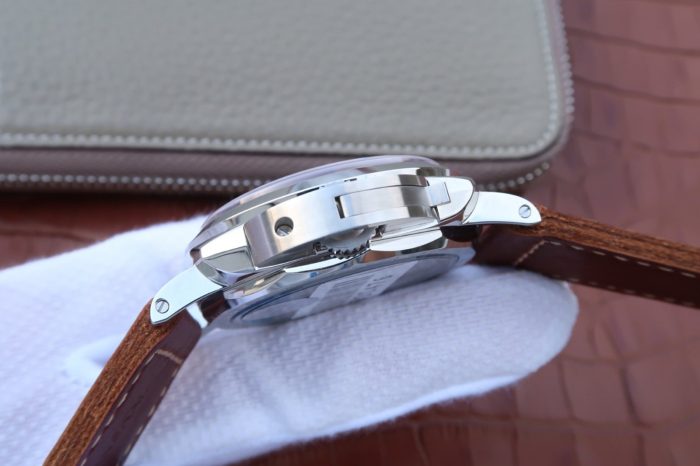 Panerai Luminor PAM662 - 1:1 Superclone - Image 8