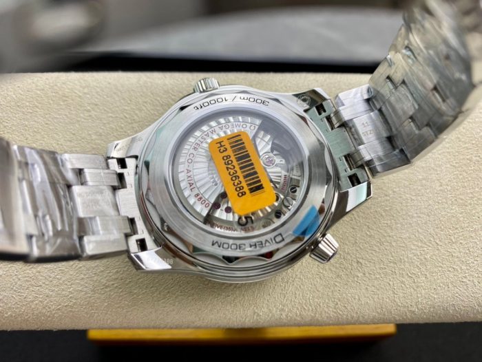 1:1 Superclone-Omega Seamaster Diver 300M Co-Axial Master Chronometer 42mm (White Dial Seamaster) - Image 8